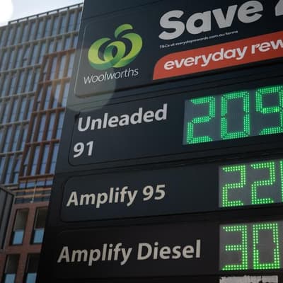 'Oil doesn't discriminate': businesses on shaky ground