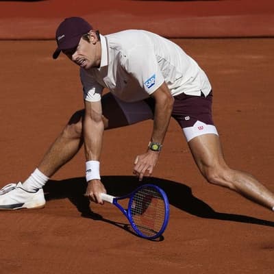 Backward Barcelona step for Demon with clay calamity