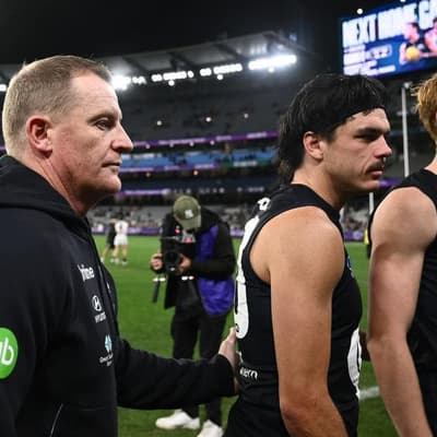 Carlton supporting Hollands after mental health episode