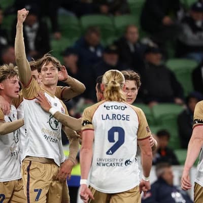 Jets one step closer to premiership after Victory draw