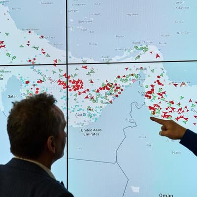 Reopening of strait "very fragile", PM says