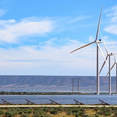 Budget tightrope to cut oil dependence, ease inflation