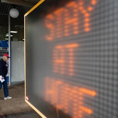 Australians dissatisfied and fearful of job losses