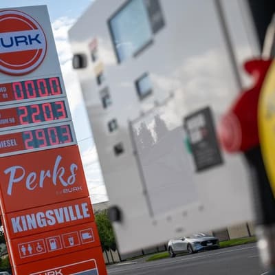 Leaders to reconvene for fuel talks after refinery fire