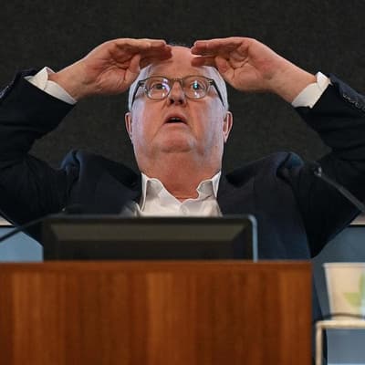 Investigator erupts in heated exchange at union inquiry