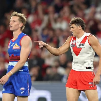 Curnow in seventh heaven as Swans feast on Bulldogs