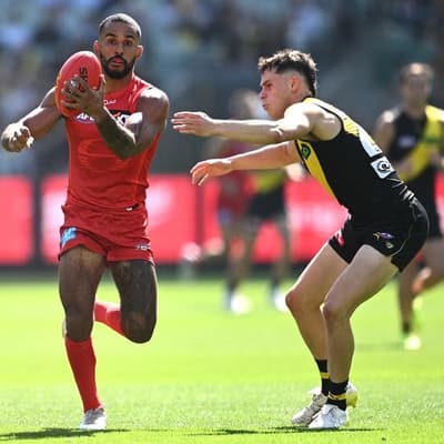 'Don't overthink it': Suns mids search for answers