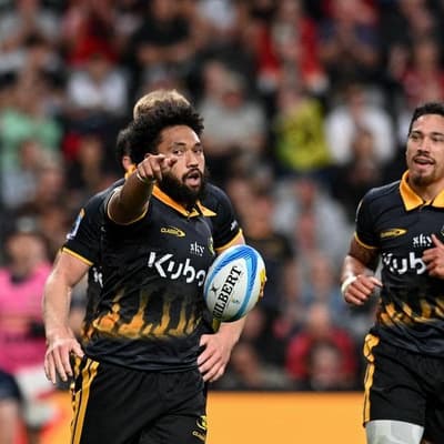 Bumbling Brumbies blown away by Super Hurricanes