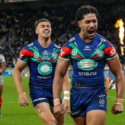 Warriors deny Dolphins to move back into NRL's top two