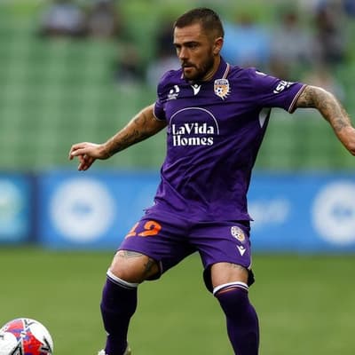 Glory great Risdon bows out in style with win over Roar