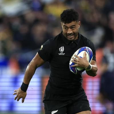 Brave Lupus battling but Steelers shine on in Japan