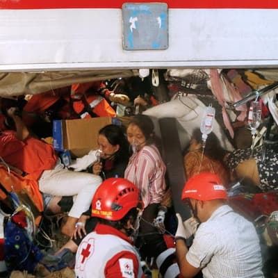 Last Indonesian train victims recovered as toll hits 15