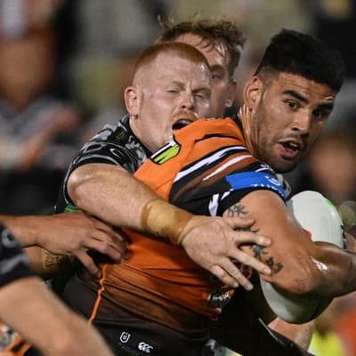 May sets out Origin stall after making peace with Daley