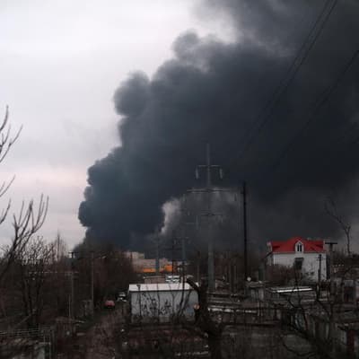 Ukraine hits refinery, Putin says attacks intensifying