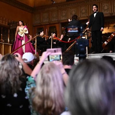 Free opera draws in crowds to hear homegrown soprano