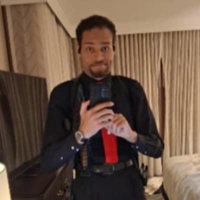 US WHCA shooting suspect took photo with knife: police