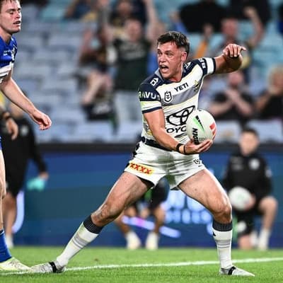 Cowboys crack whip to beat bumbling Bulldogs