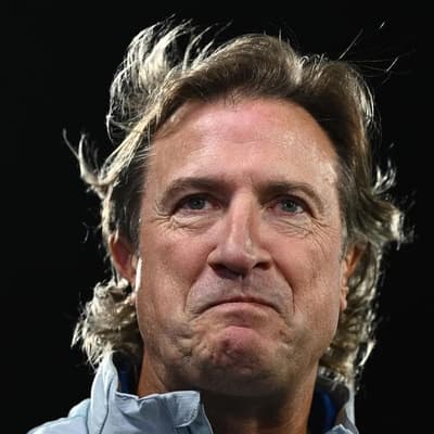 Bulldogs coach Beveridge expands on slamming AFL