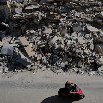 Israeli air strikes kill seven in Lebanon