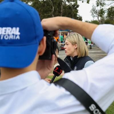 Voters 'free kick' at major party in state by-election