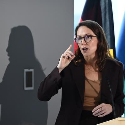 'Downside risks': warning as state debt edges to $200b
