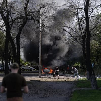 Russian attacks kill 27 as Ukraine truce proposal nears