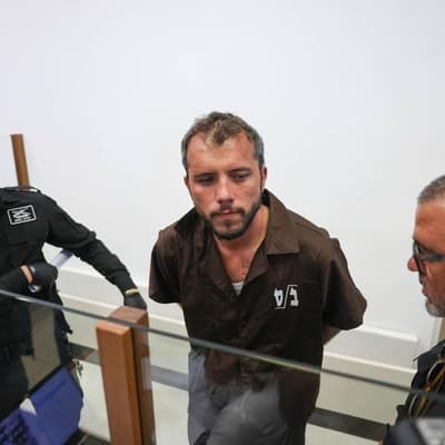 Israeli court extends two flotilla activists' detention