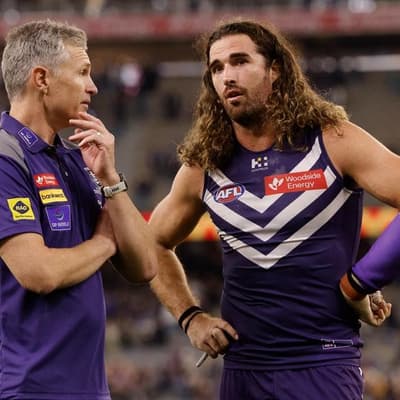 Fremantle flying, but captain cut down by knee injury