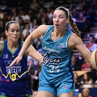 Bourne flies in to fan fresh Flames for WNBL campaign