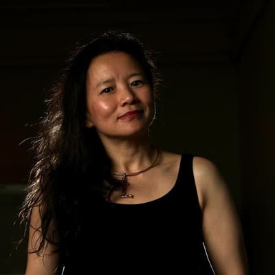 The years behind bars that inspired Lei's stage show