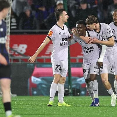 Auckland, Adelaide draw in tense semi-final first leg
