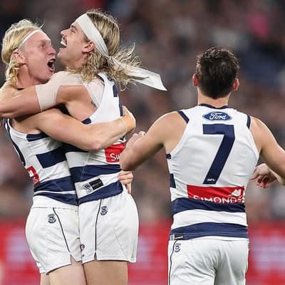 Geelong spoil Pendlebury's record-equalling night