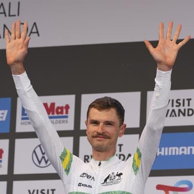 Luckless Aussie star Vine hospitalised after Giro crash