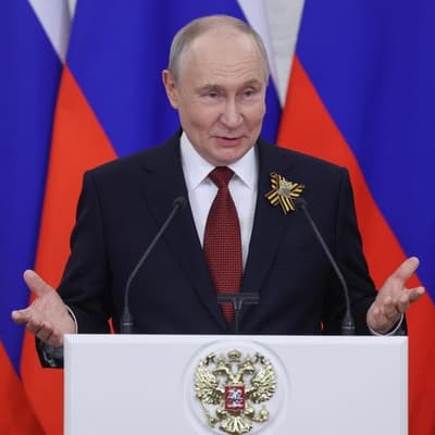 Putin floats idea of peace talks - but only in Moscow