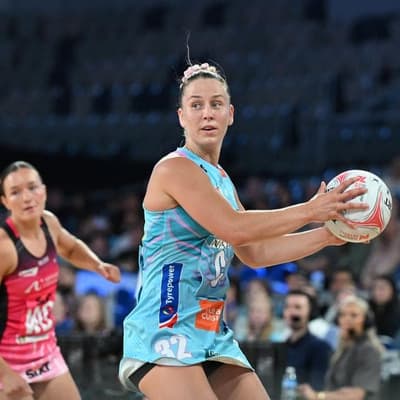 Giants sink to a new low as Mavericks cruise to victory