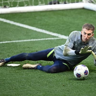 World Cup door open for forgotten Socceroos goalkeeper