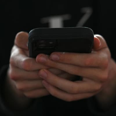 Teen walks free after sharing IS propaganda online
