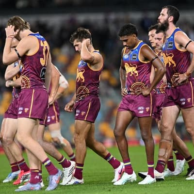 Lions suck for air after Cats keep feet in wet