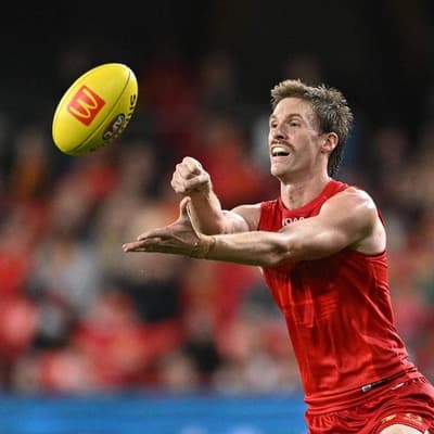 Suns hold off late Power surge for perfect Darwin 10