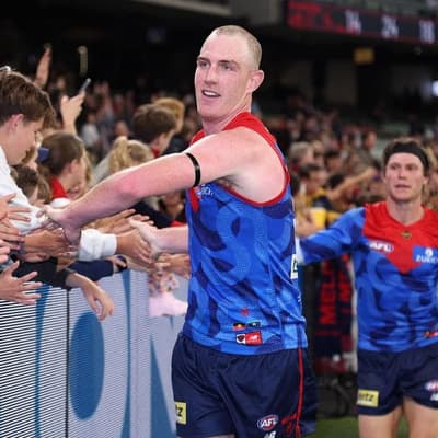 Dees dare to dream after handing Hawks King-size caning