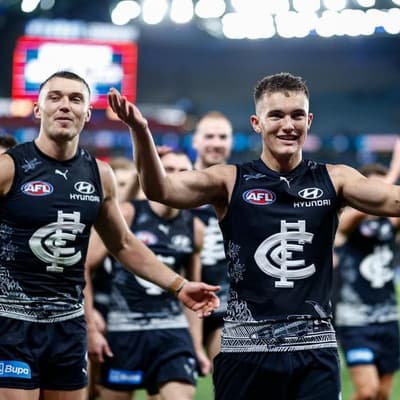 Carlton stun Dogs to win first match after coach quits