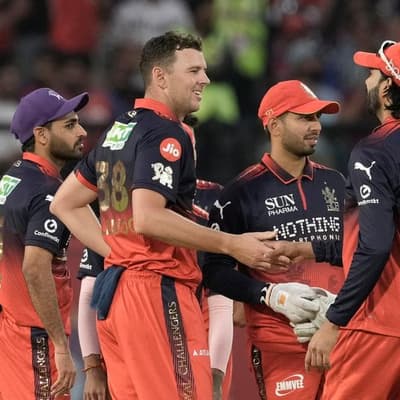 Old pace firm of Hazlewood and Starc shine again in IPL