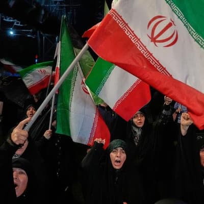 Iran threatens war 'beyond the region' if US attacks