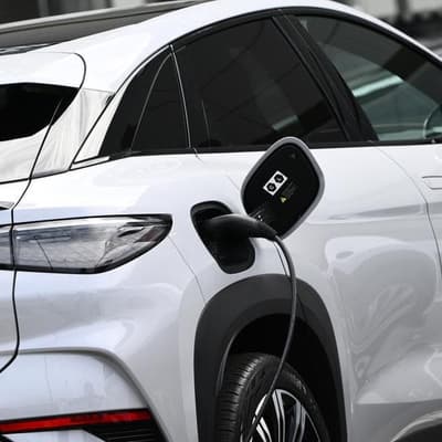 Petrol price hikes fuel record electric vehicle sales