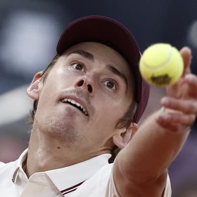 Feats of clay: Demon hits stride just in time for Paris