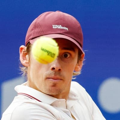De Minaur's dreams of first clay-court triumph dashed