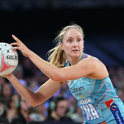 Mavs strike down Lightning in Super Netball