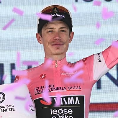 Vingegaard takes contol of Giro as Aussie makes move