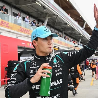 Piastri loses ground as gloves are off at Mercedes