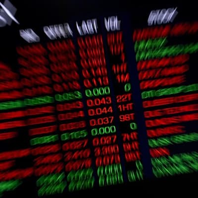 Investor tax cut call as opponents fight Labor plan